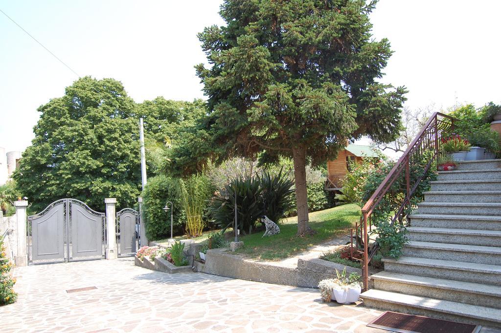 B&B Villa Francesca Soverato Marina Eksteriør bilde