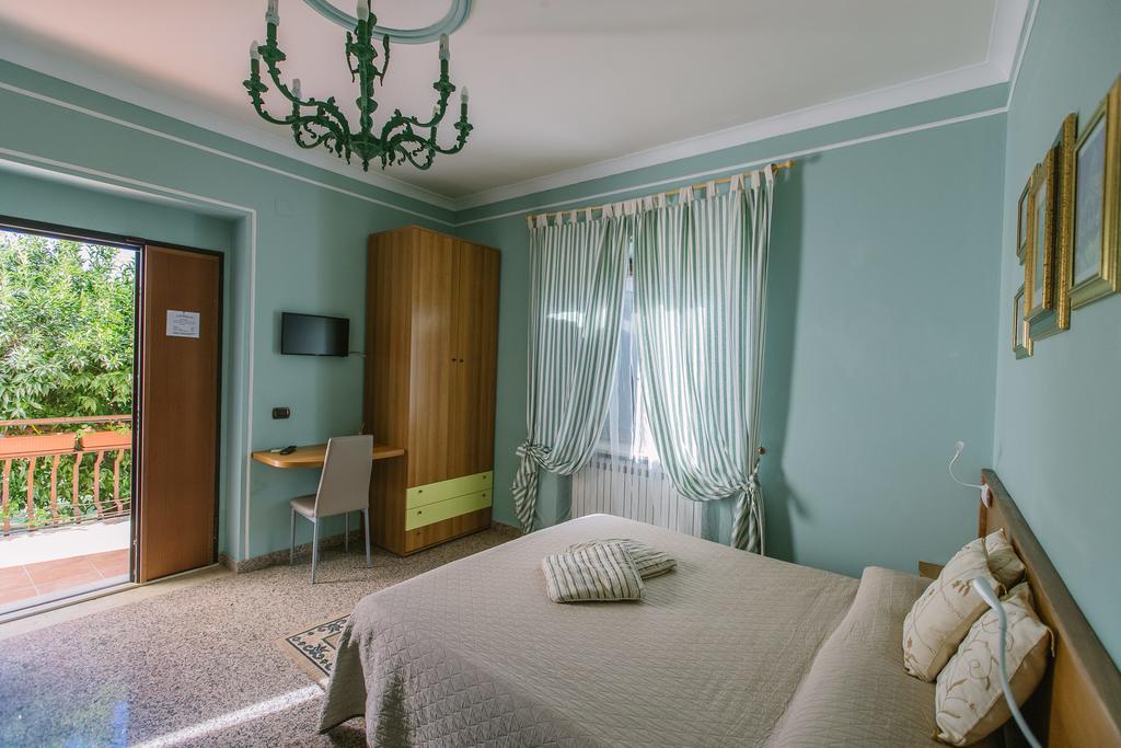 B&B Villa Francesca Soverato Marina Eksteriør bilde